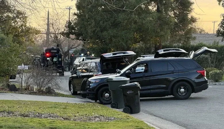 Man barricaded in home in Roseville after exchanging shots with police