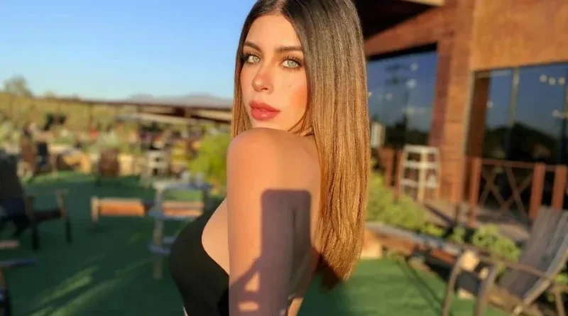 Investigators remained at the Polanco apartment complex on Thursday to process the scene following the death of Carolina Flores Gómez.