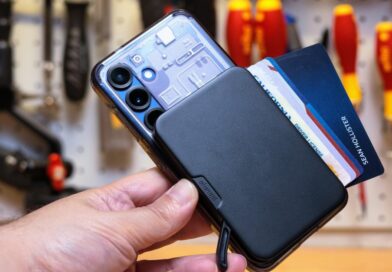 This toolless modular lever-action wallet is the coolest I’ve stuck to my phone