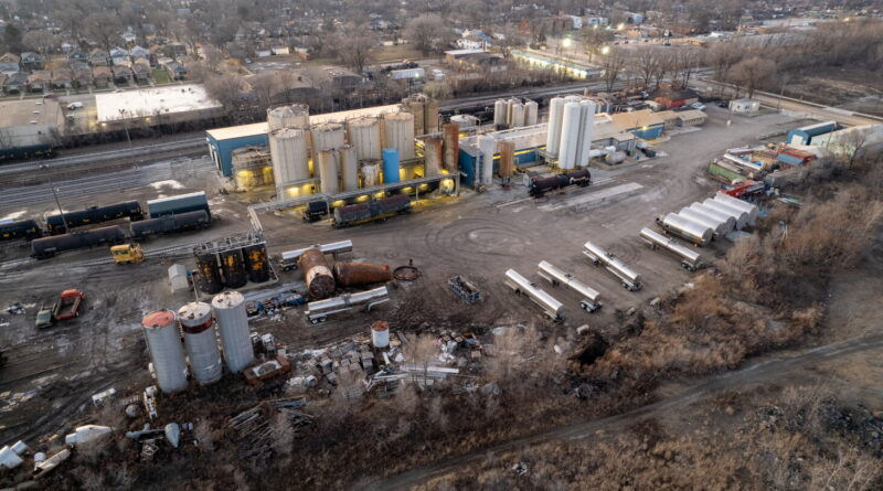 Judge halts South Side plant operations over city, state’s foul odor lawsuit